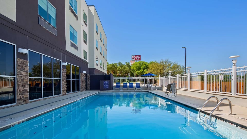 Best Western Plus Roland Inn & Suites Hotel in San Antonio
