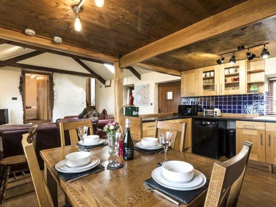 Foxglove - Luxurious Barn Conversion Hotel in Wales