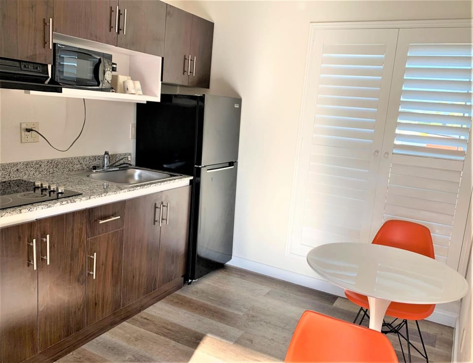 Howard Johnson Suites by Wyndham San Diego Chula Vista/BayFt Hotel in National City