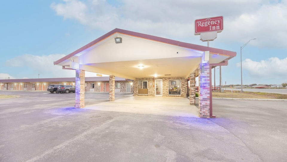 Regency Inn Hondo Motel in Rio Grande