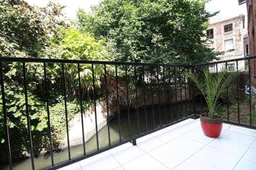 La Riviera - Lovely and spacious studio apartment Hotel in Wallonia, Belgium
