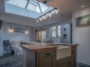 Cambrian Cottage - 3 Bedroom Cottage - Tenby Hotel in Wales