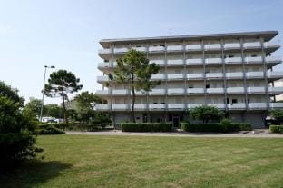 Wonderful apartment for 5 people with terrace Hotel in Porto Santa Margherita
