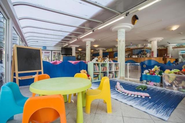 HOTEL TRE ROSE Hotel in Riccione
