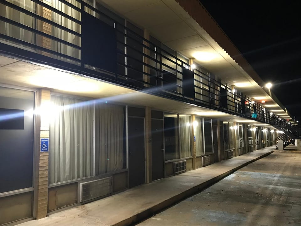 Express Inn Hotel in Lafayette