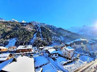 Grand Studio Aiguille du Midi et vue Mont Blanc Hotel in Chamonix