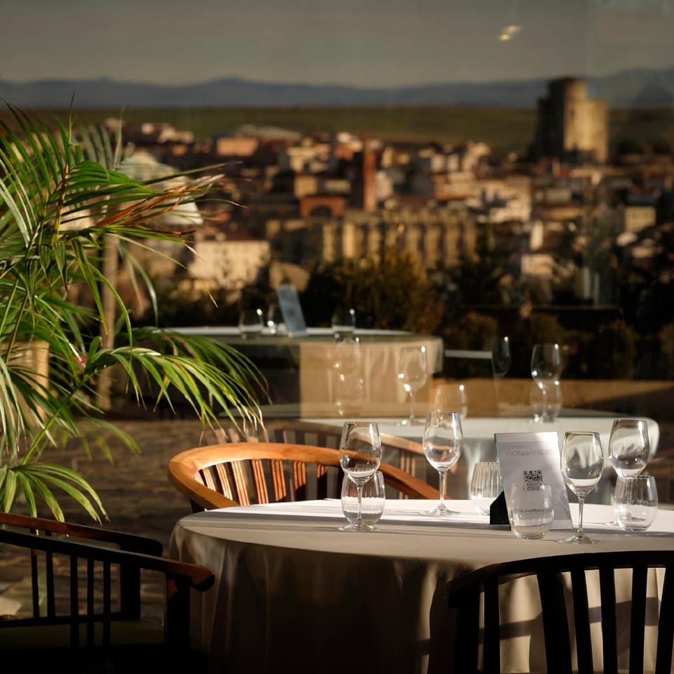 HOTEL DON FADRIQUE Hotel in Castile and León