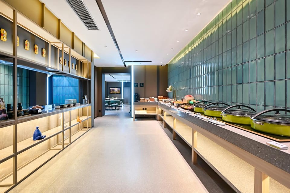 Atour Hotel Beijing West Station Liuliqiao Hotel in Beijing