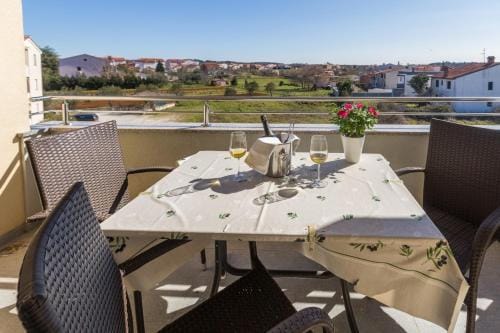 Villa Vita apartments & studios with common pool Hotel in Fažana