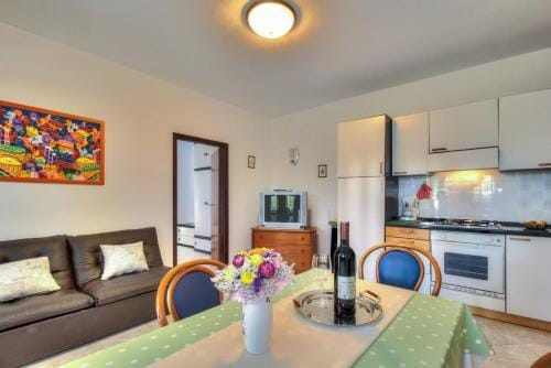 Apartments Sonja Zambratija Hotel in Istria County