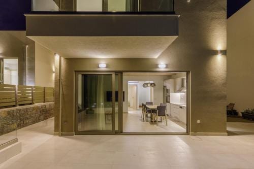 Pearl Villas I, II & III - Redefined island chic, By ThinkVilla Hotel in Plakias