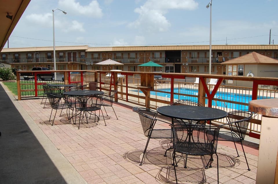Executive Inn and Suites Springdale Motel in Springdale