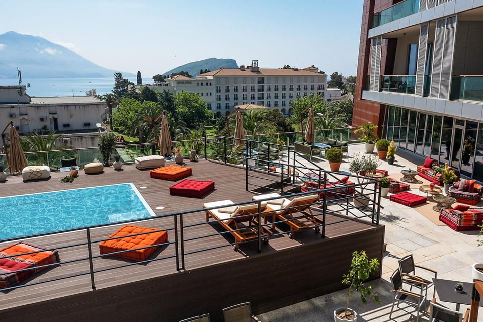 Hotel Plaza Hotel in Budva