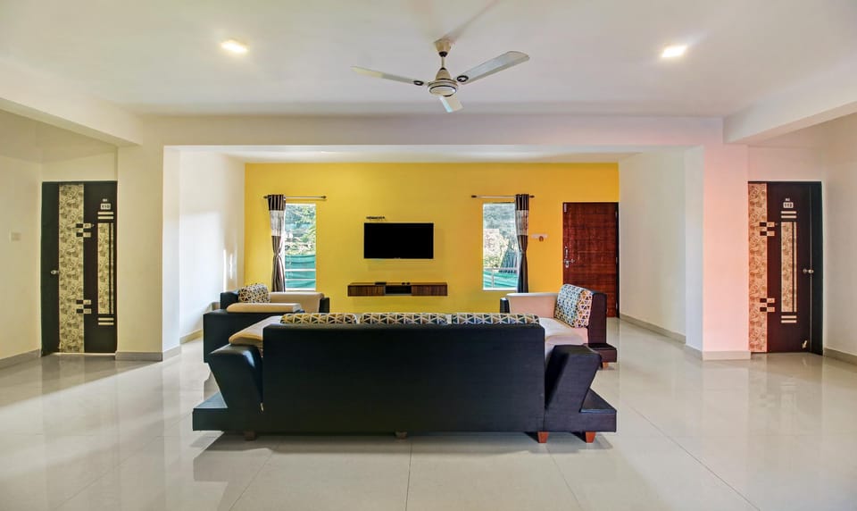 Treebo La Paradise With Swimming Pool Hotel in Maharashtra