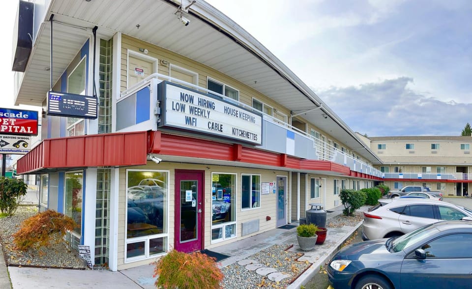 Americas Inn & Suite Motel in Shoreline