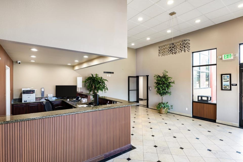 The Prime Suites, Vallejo - Napa Valley and Six Flags Discovery Kingdom Hotel in Vallejo