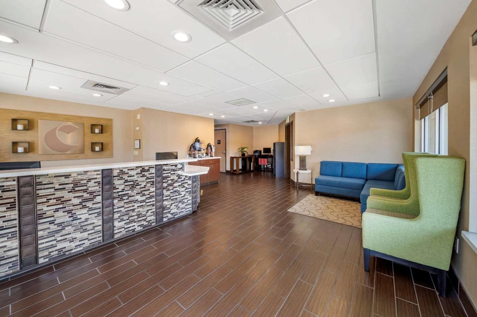 THE ATRIUM HOTEL SFO AIRPORT - FREE Shuttle & Breakfast Hotel in San Bruno