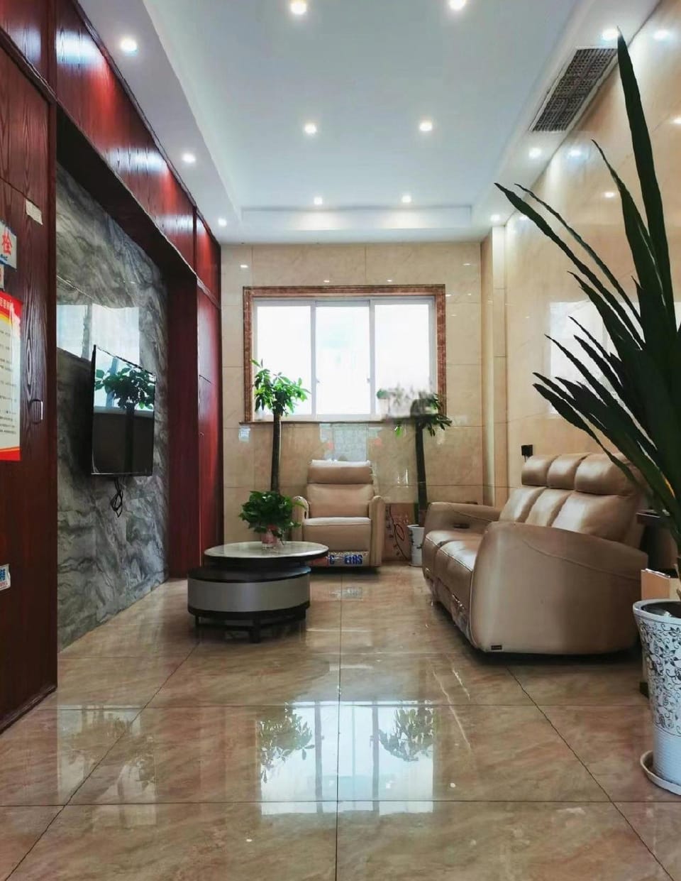 Hongmei Holiday Hotel (Ma'anshan High-Speed Rail East Station) Hotel in Nanjing