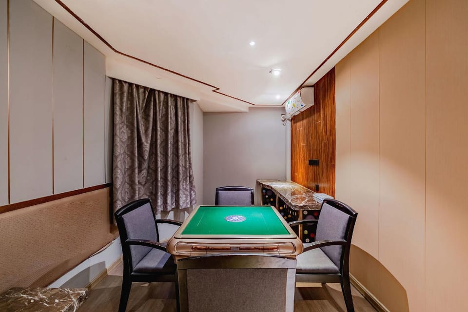 Meisu Fancy Hotel (Wuhu Pedestrian Street Jinghu Park Branch) Hotel in Nanjing