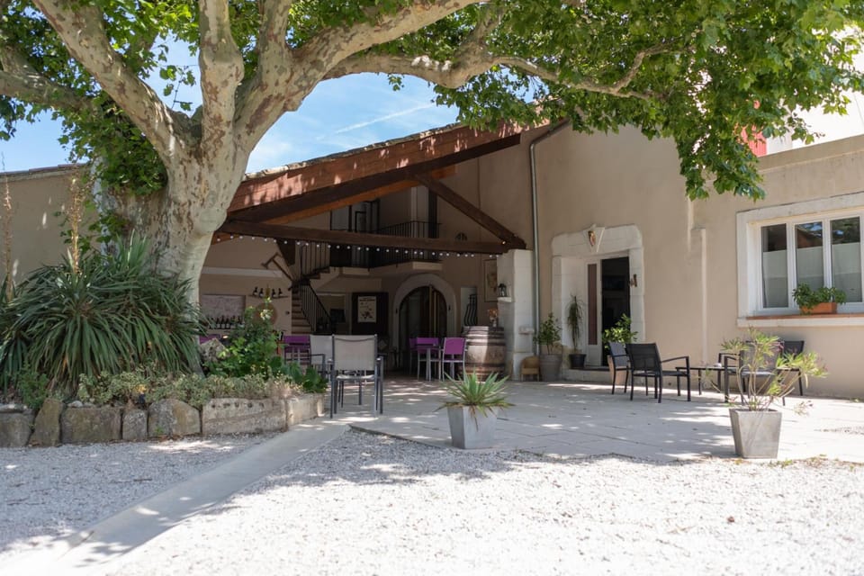 Le Vieux Platane Hotel in Provence-Alpes-Côte d'Azur