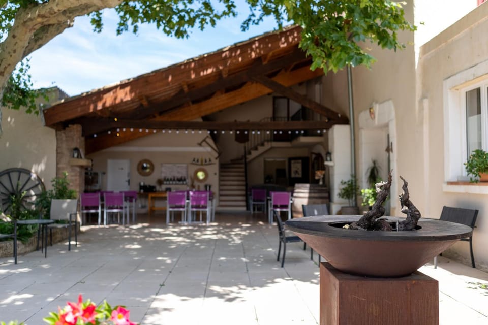 Le Vieux Platane Hotel in Provence-Alpes-Côte d'Azur
