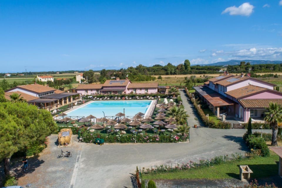 Fattoria Palazzeta Hotel in Cecina