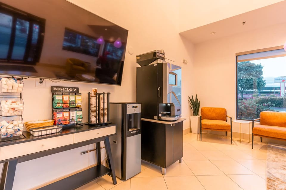Hotel Aluxor SFO, Shuttle Service Hotel in San Bruno