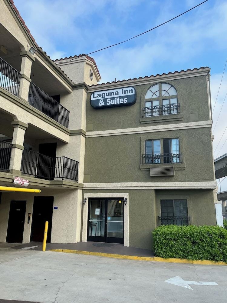 Laguna Inn and Suites Hotel in Laguna Niguel