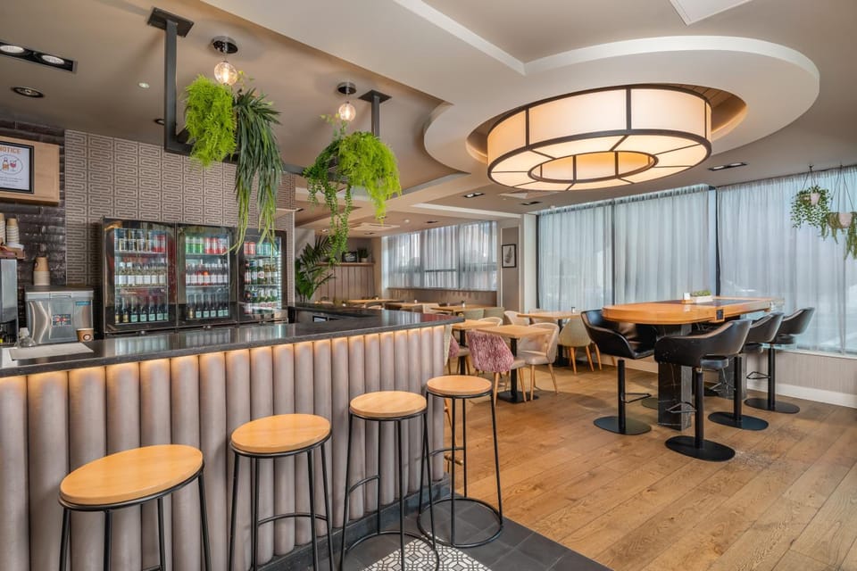 Bar/lounge