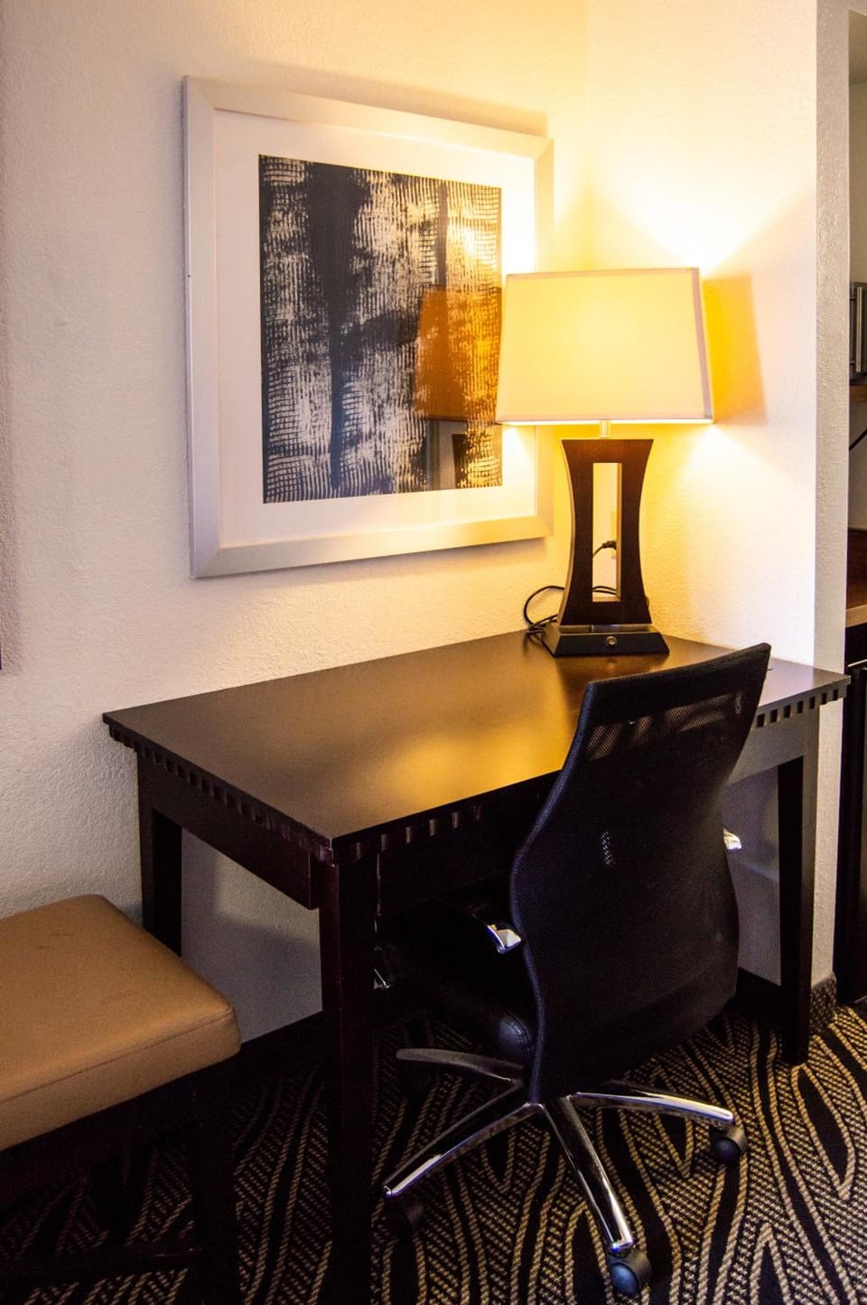 Blue Jay Inn & Suites Motel in Ozark Mountains