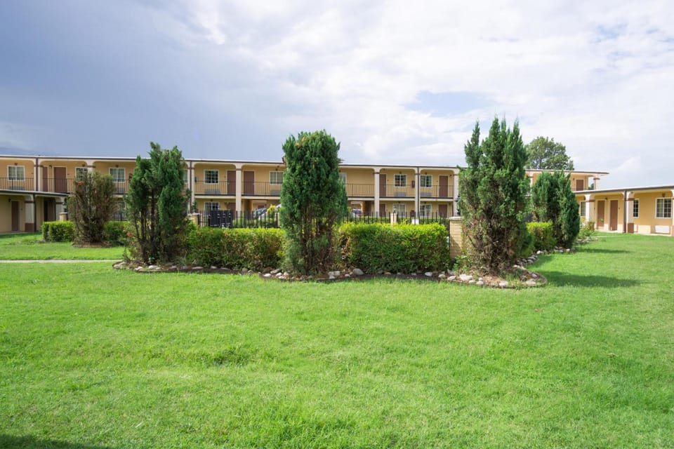 Woodridge Inn and Suites Hotel in Ozark Mountains