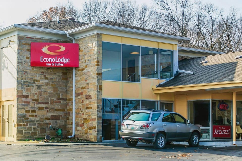 Economy Inn & Suites Hotel in Ohio