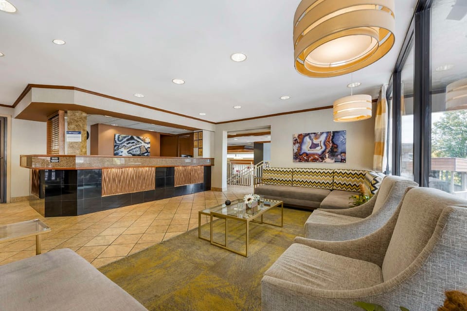 Best Western Plus Landing View Inn & Suites Hotel in Branson