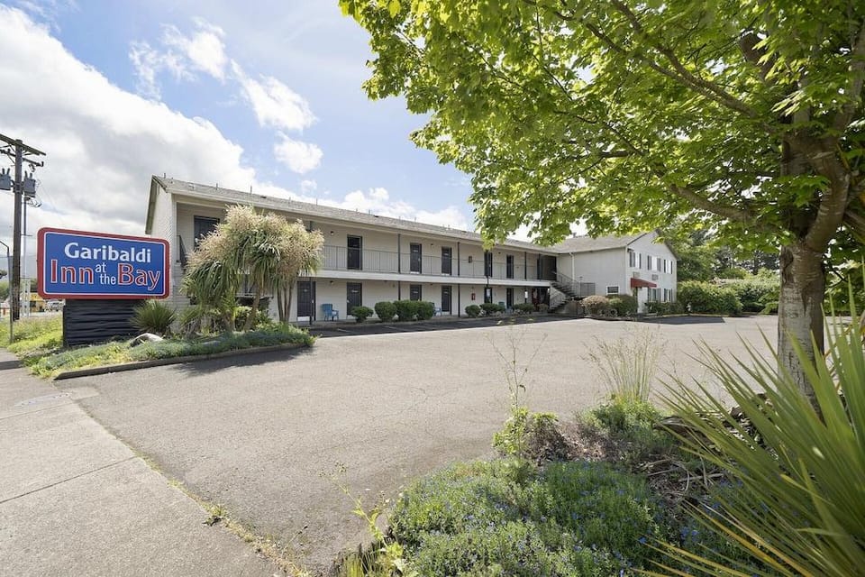 Garibaldi Inn at the Bay Hotel in Garibaldi