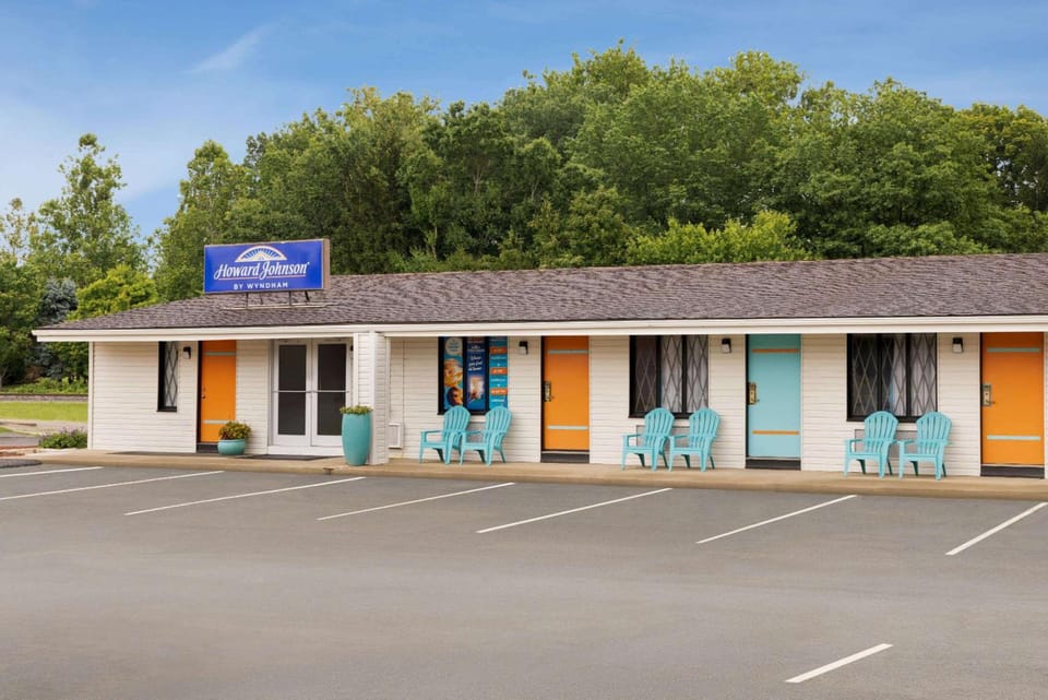 Dover Inn and Suites Hotel in Ohio