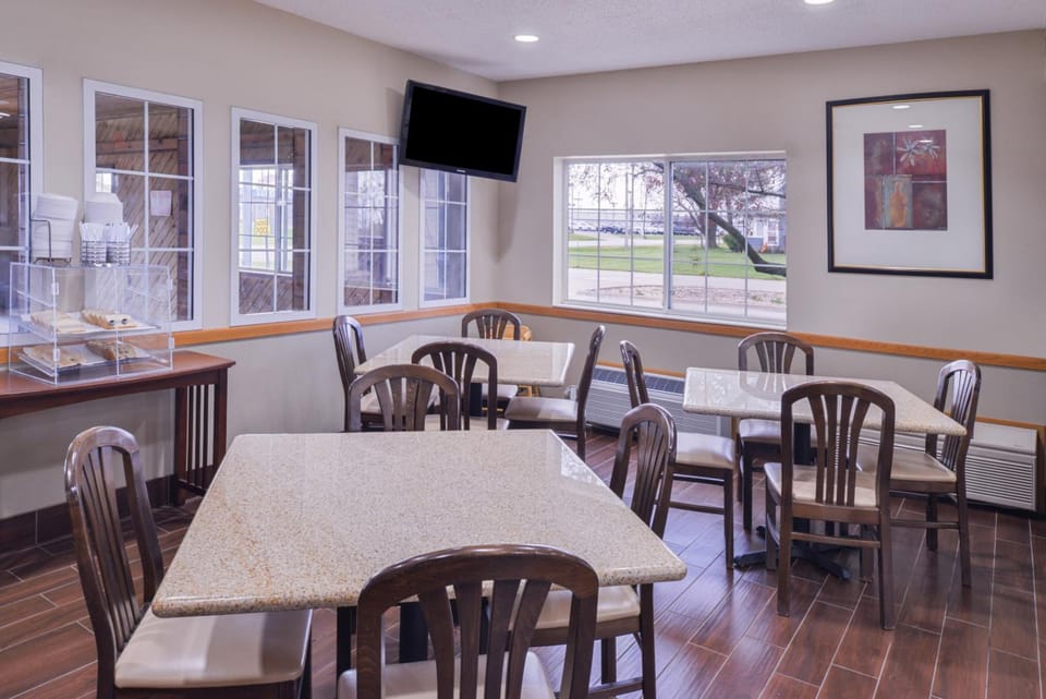 Regency Inn Geneseo Motel in Illinois