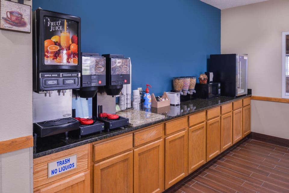 Regency Inn Geneseo Motel in Illinois