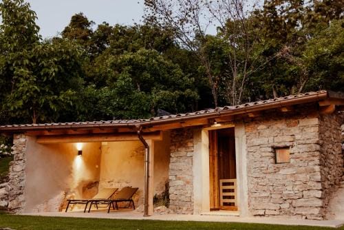 FAVAI HILLS your secret hideaway Hotel in Lake Garda