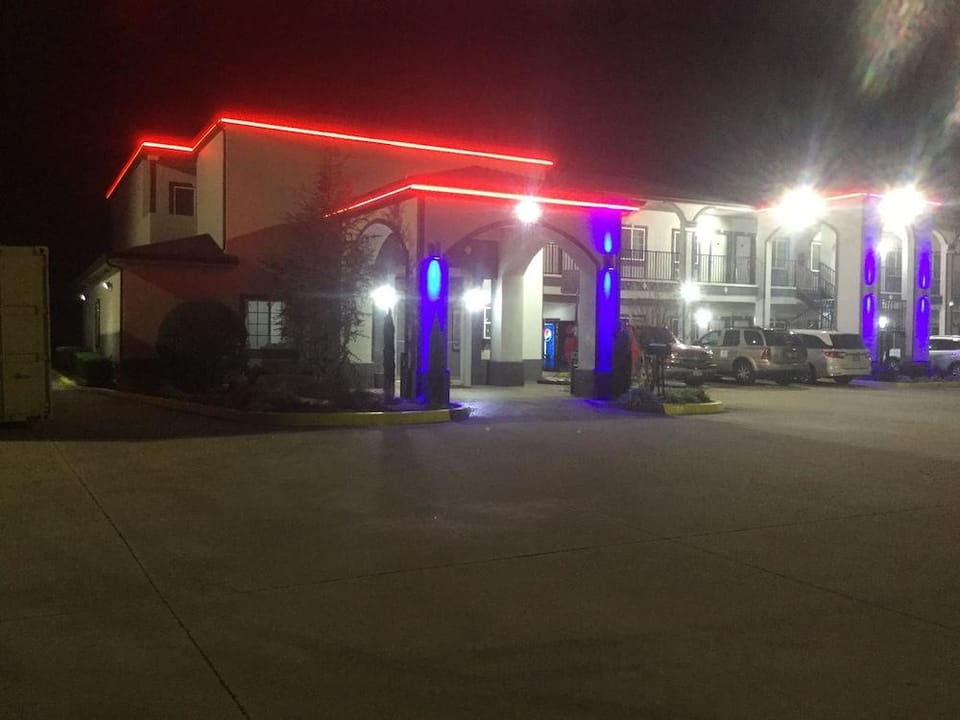 Muskogee Inn and Suites Motel in Muskogee