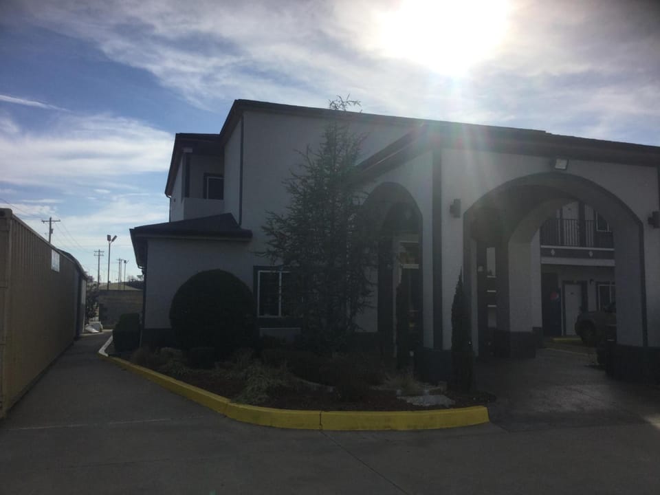 Muskogee Inn and Suites Motel in Muskogee