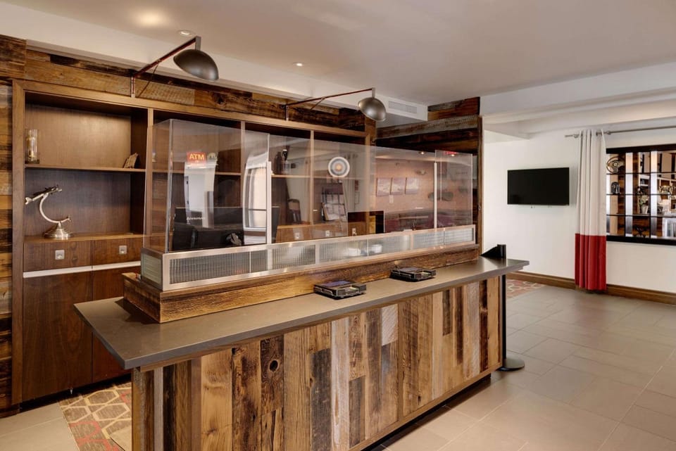 The Crossroads Hotel - Newburgh Hotel in Hudson Valley