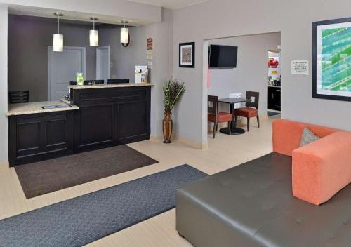 Scottish Inn & Suites Cotulla, TX Hotel in Cotulla