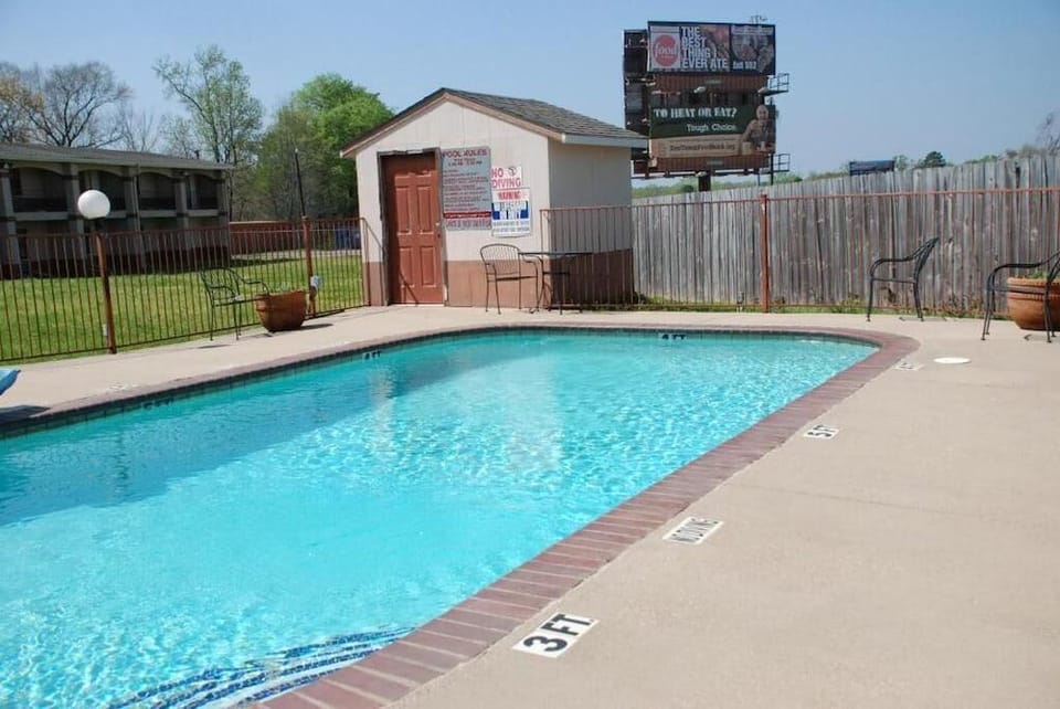 Apple Tree Inn Motel in Texas