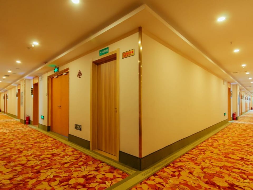 GreenTree Inn Zhengzhou Zhongyuan District Huaihe Road Tongbai Road Metro Station Shell Hotel Hotel in China
