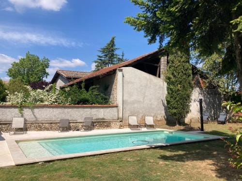 MY BOUTIQUE GUESTHOUSE - Fabulous Suites 10 Min A7 - Hotel in Auvergne-Rhône-Alpes