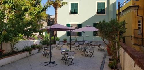 Il Giardino dei Limoni Room & Apartments Hotel in Genoa