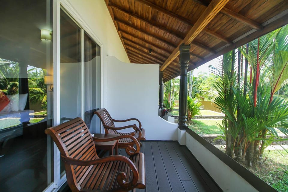 Kalla Bongo Lake Resort Hotel in Hikkaduwa
