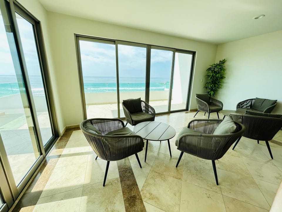 Shared lounge/TV area