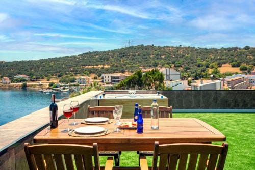 CUNDA AKSAC OTEL Hotel in İzmir Province