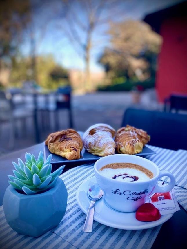 La casina rossa Affittacamere Hotel in La Spezia